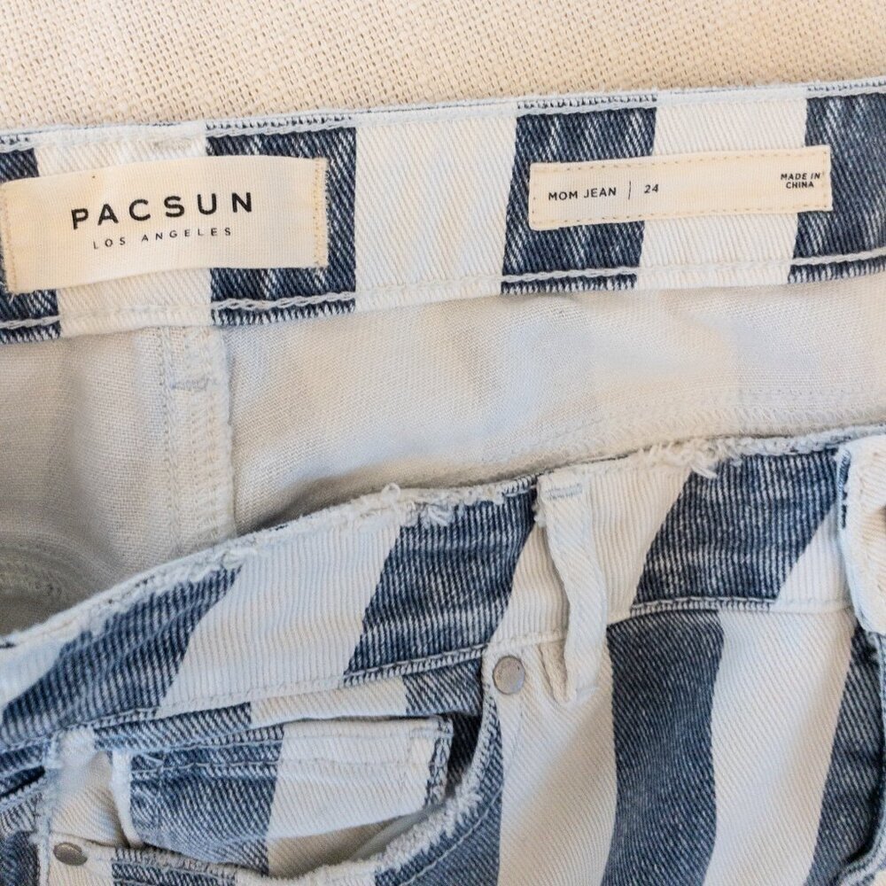 PacSun Striped Distressed High-Rise Mom Jeans – Size 24 | Bold Streetwear Denim - Picture 4 of 4